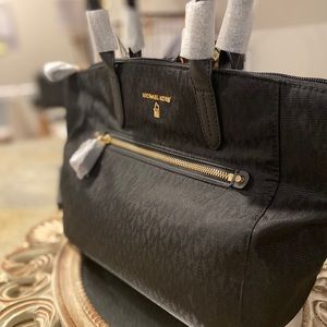 BRAND NEW MIchael Kors Handbag